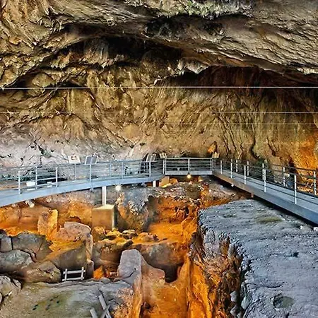 Villa Cave's Cozy Theopetra