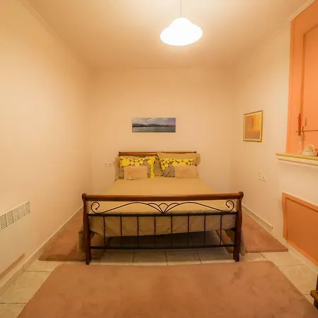 Cave's Cozy Villa Theopetra